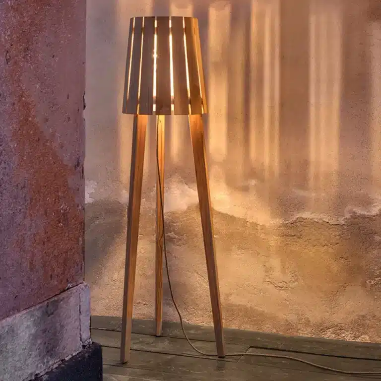 Woody Floor Lamp