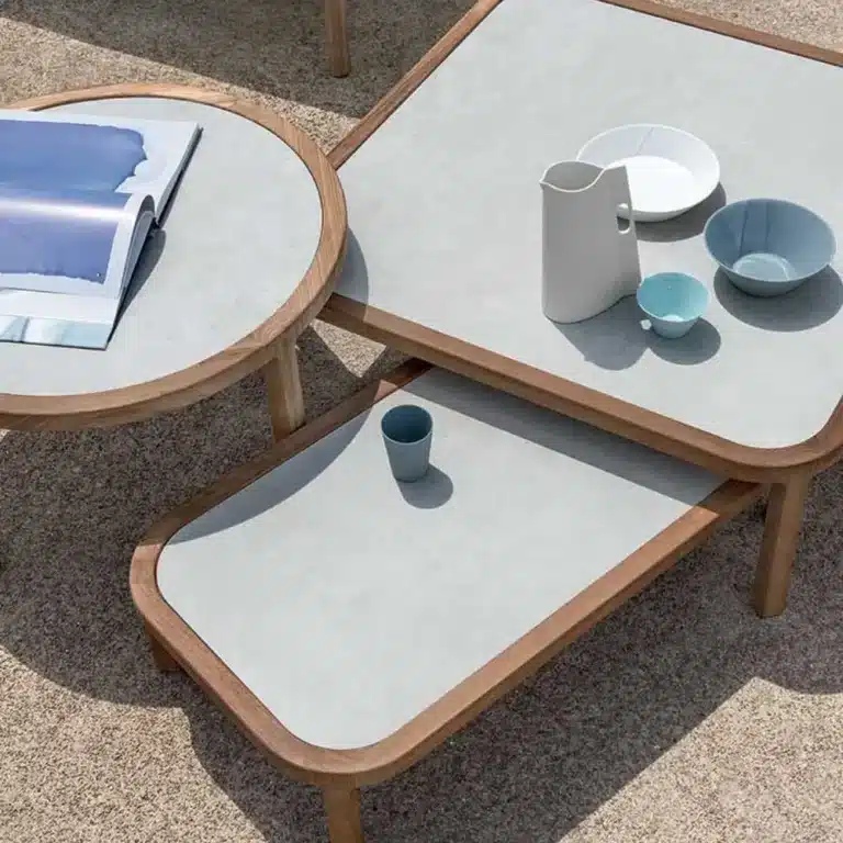 Grand Coffee Table