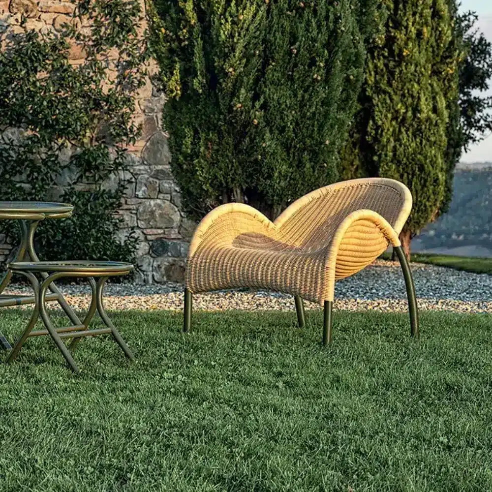 Manta Lounge Chair Out