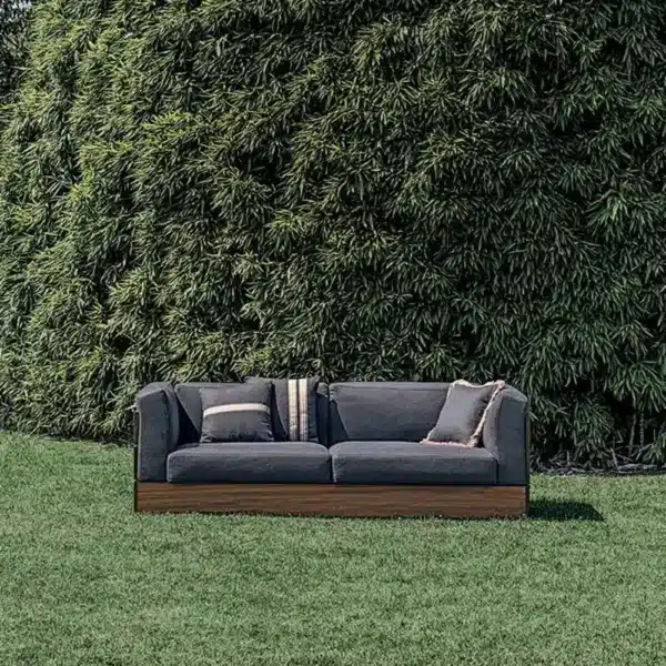Stave Sofa Out