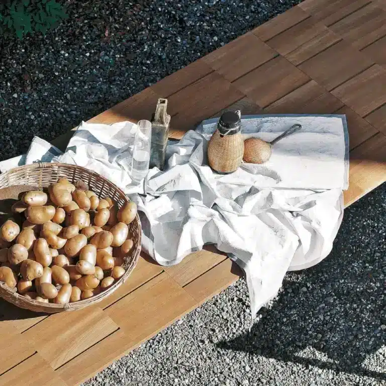 teak vs aluminum