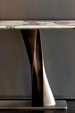 Rea Console by Rugiano