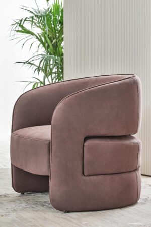 Ambra Armchair by Rugiano