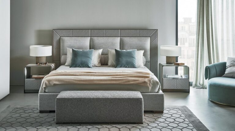 Aura Low Bed by Rugiano