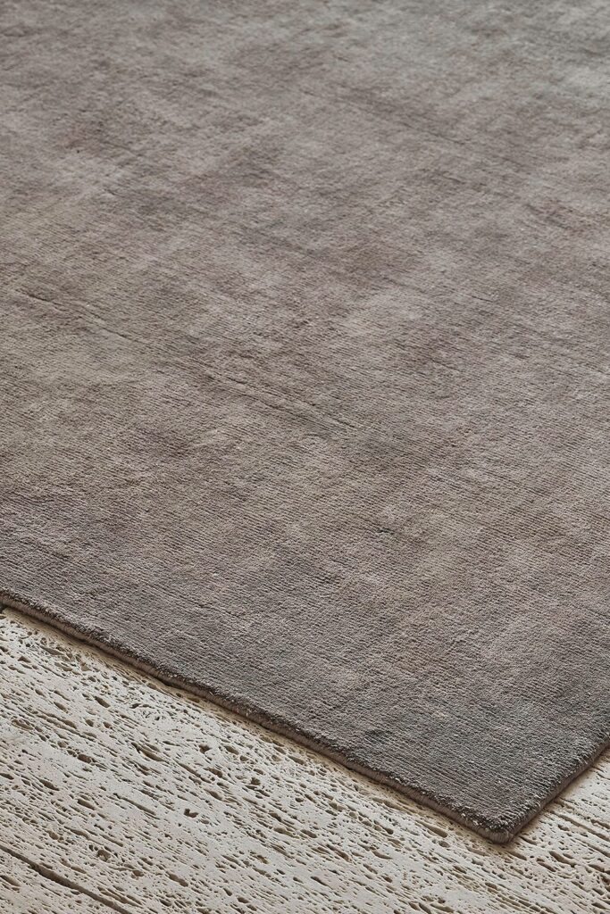 Decoplein Rug by Rugiano