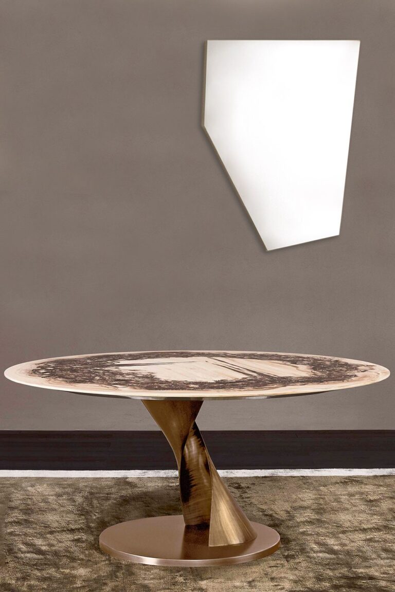 Zoe Dining Table by Rugiano