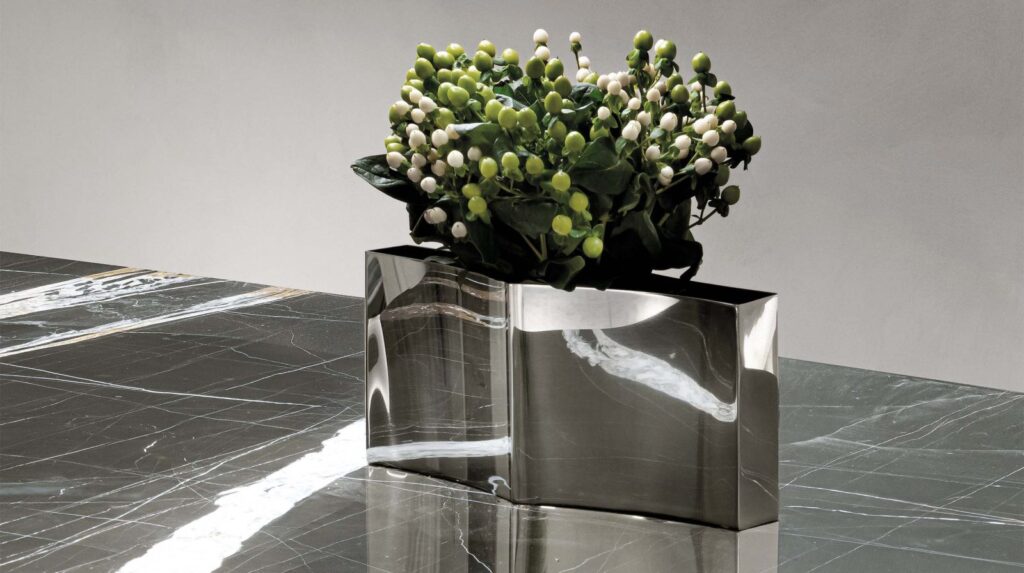 Cometa Low Sculpture by Rugiano