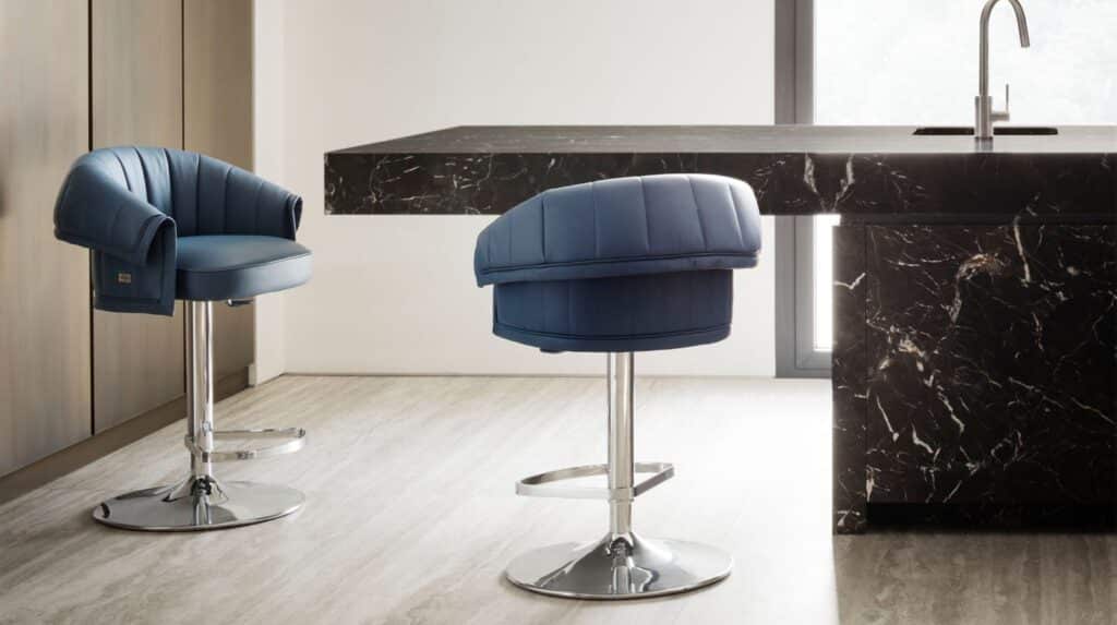 Manta Bar Stool by Rugiano