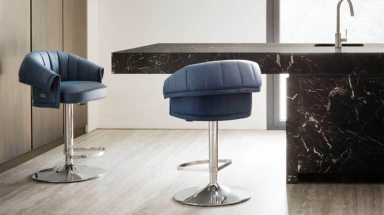 Manta Bar Stool by Rugiano