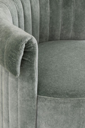 Manta Pouf by Rugiano