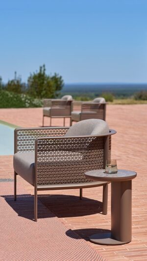 Arco Lounge Chair by Gandia Blasco