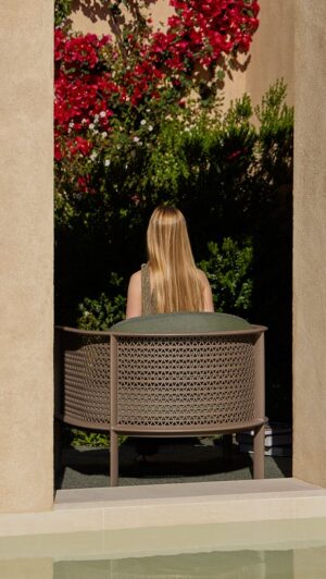 Arco Lounge Chair by Gandia Blasco