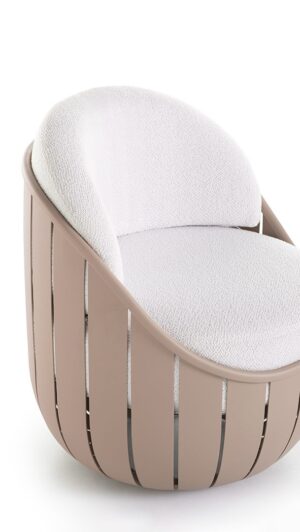 Arena Club Chair by Gandia Blasco