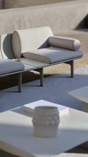 Dunne Lounge Chair by Gandia Blasco