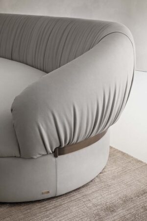 Fandango Sofa by Rugiano