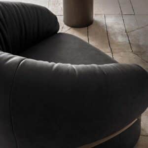 Fandango 2 Armchair by Rugiano
