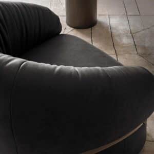 Fandango 2 Armchair by Rugiano