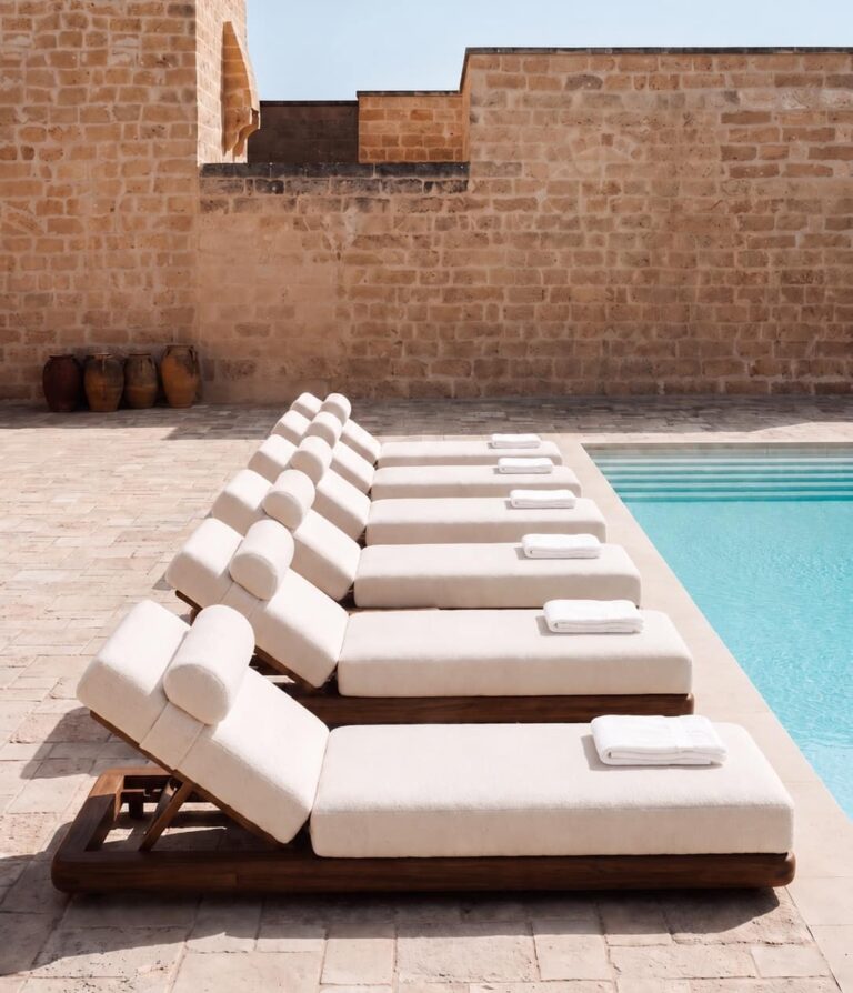 Majlis Single Sunbed by Melaaura