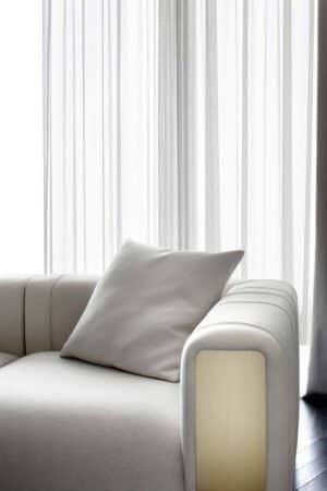 Luz Sofa by Rugiano
