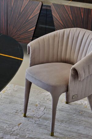 Manta Dining Chair by Rugiano