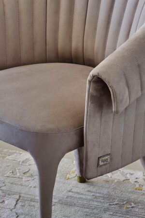 Manta Dining Chair by Rugiano