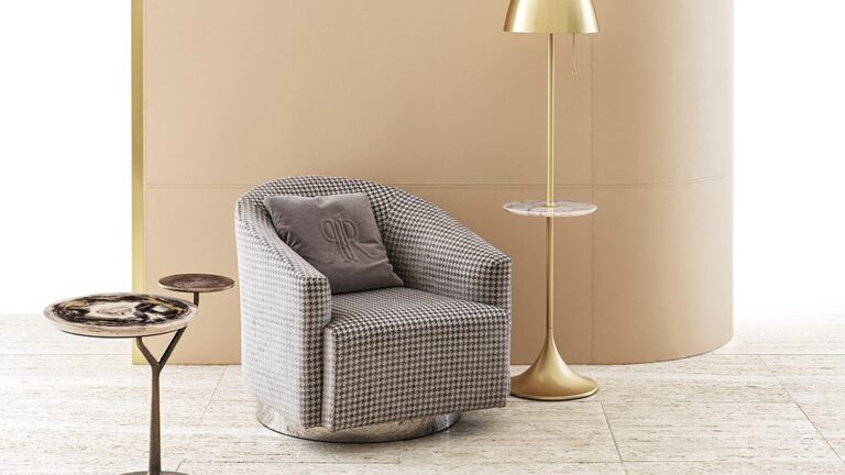 Opera Armchair by Rugiano