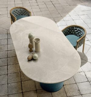 Patio Oval Dining Table by Ethimo