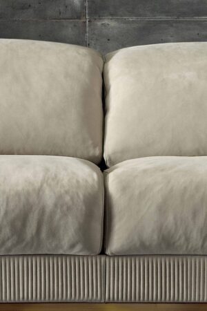 Vogue Sofa by Rugiano