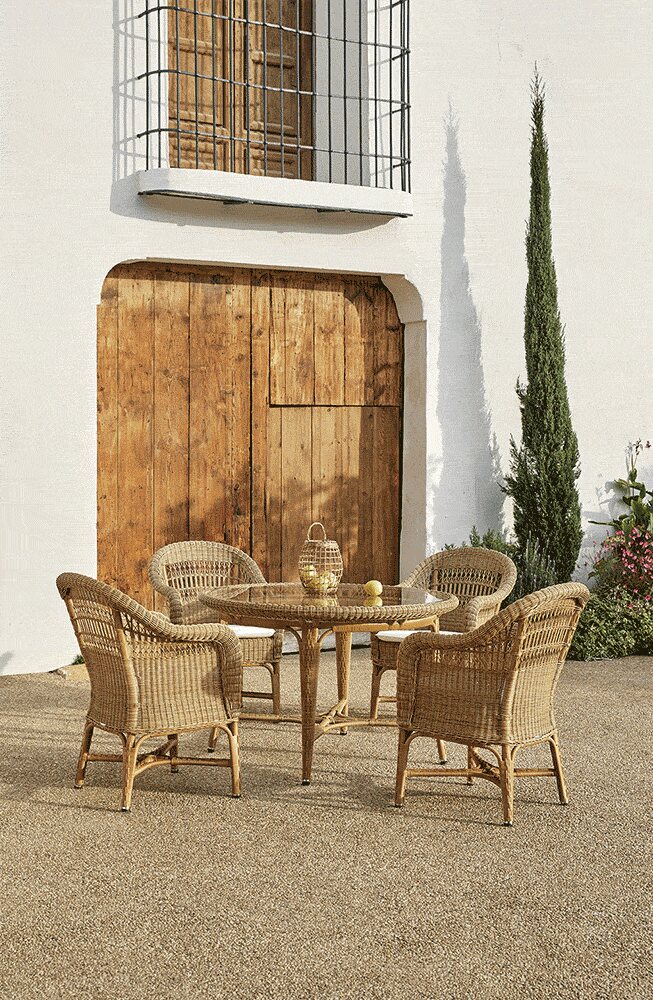 Alga Round Dining Table