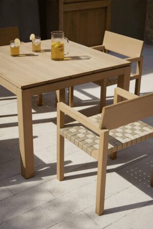 Kubik Square Dining Table