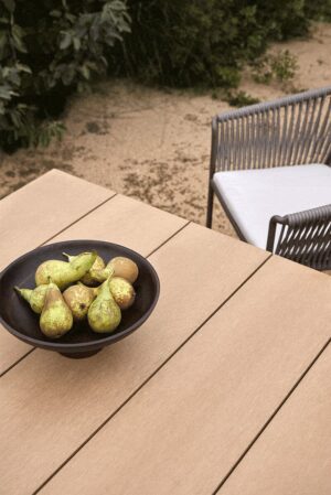 Kubik Square Dining Table
