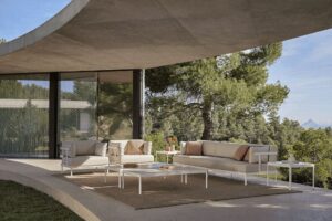 Legacy Essence Lounge Chair