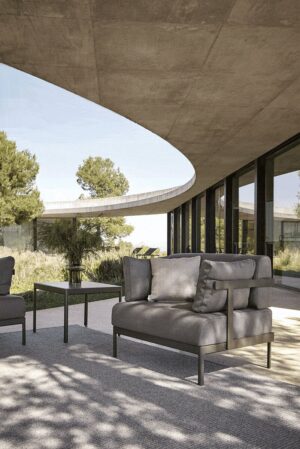 Legacy Essence Lounge Chair