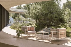 Legacy Essence Lounge Chair