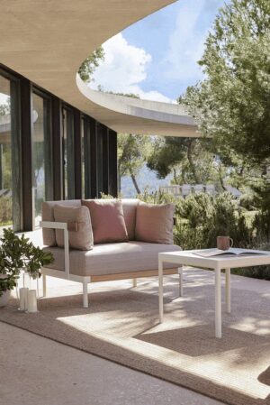 Legacy Essence Lounge Chair