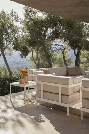 Legacy Essence Lounge Chair