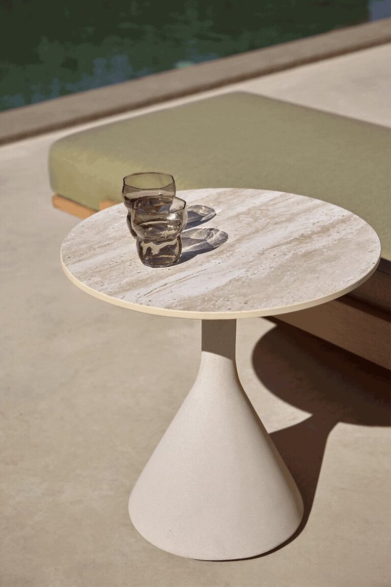 Neck Low Table
