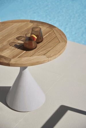 Neck Low Table