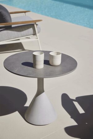 Neck Low Table