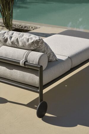 Rivoli Chaise Lounge