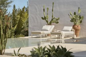 Rivoli Chaise Lounge